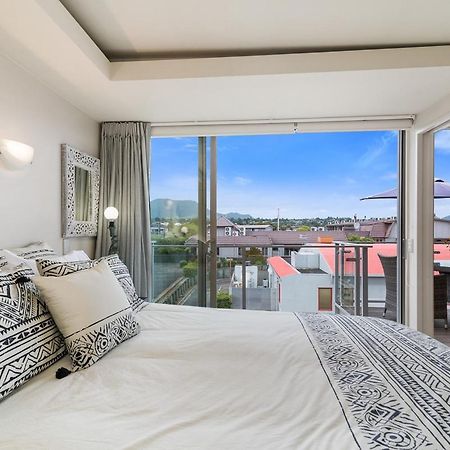 Relax On Roberts - Taupo Holiday Home エクステリア 写真
