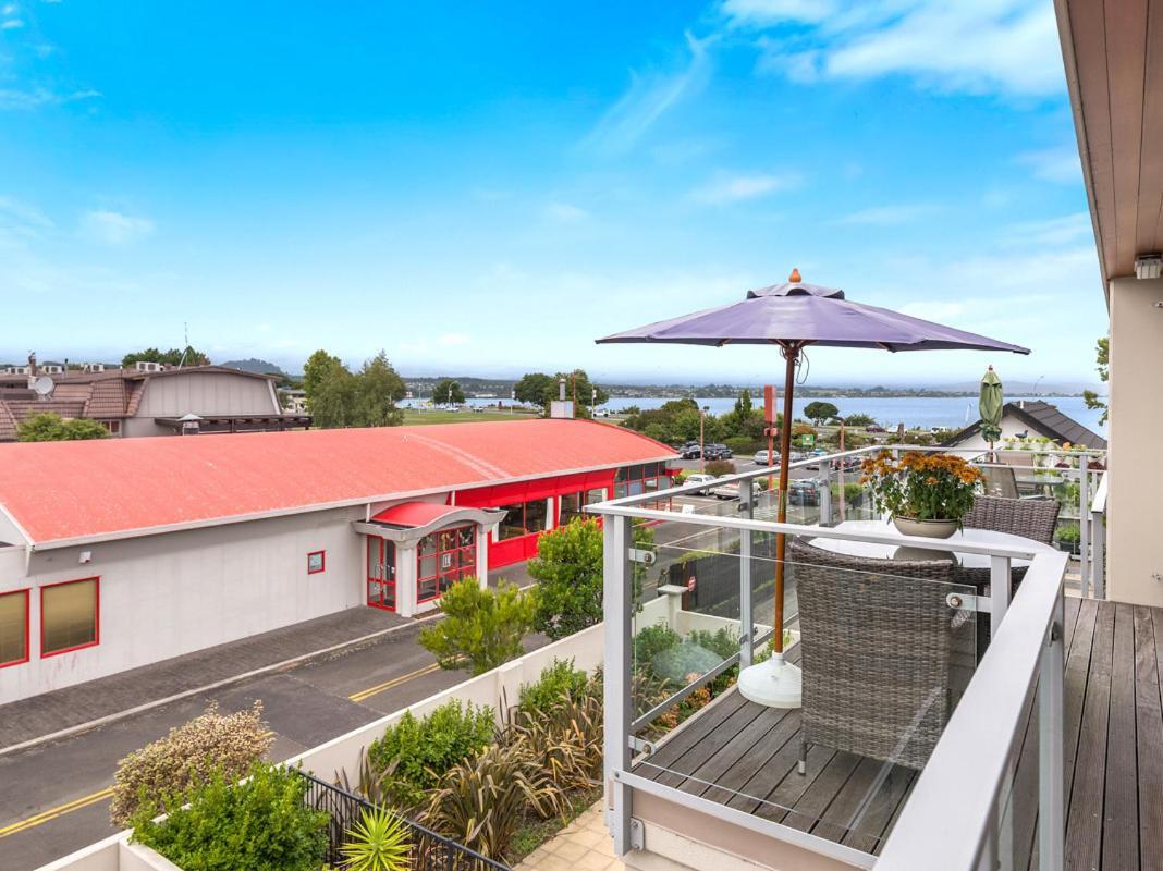 Relax On Roberts - Taupo Holiday Home エクステリア 写真